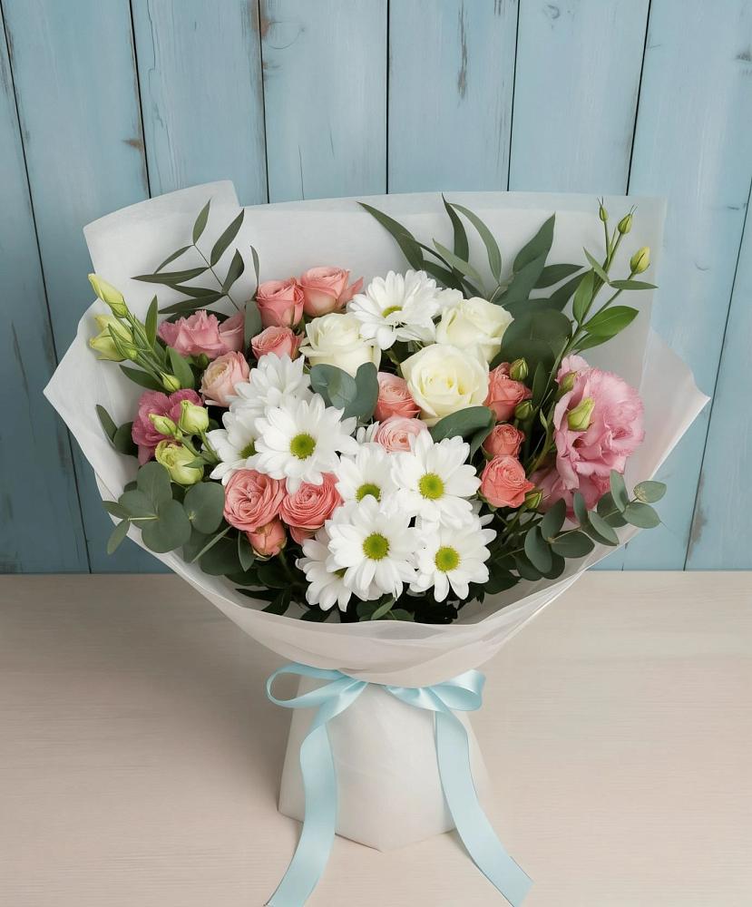 Букет цветов из: Розы, Лизиантусы и Хризантемы в Котельники