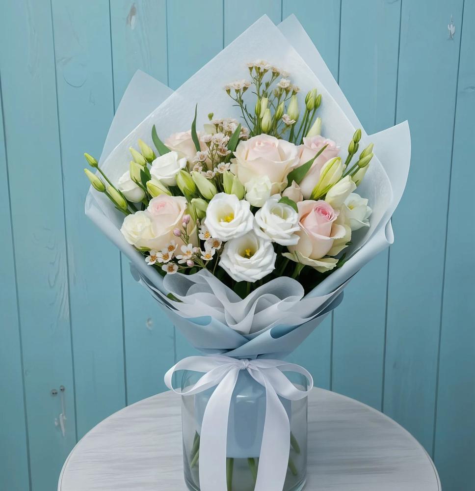 Букет цветов из: Розы и Лизиантусы в Котельники