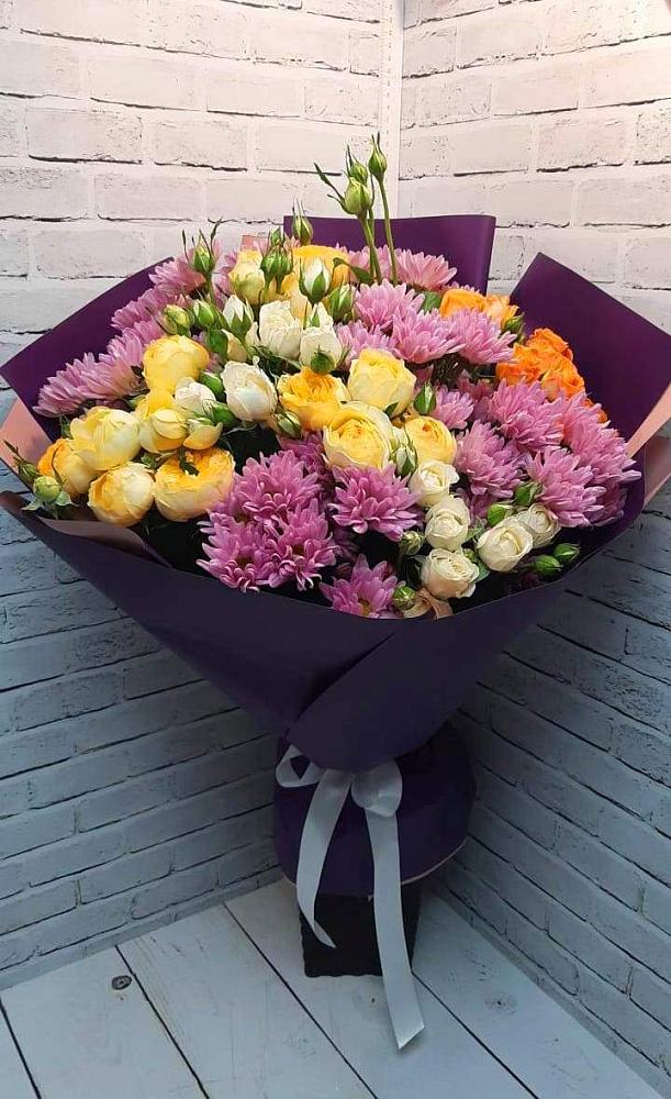 Букет цветов из: Хризантемы и Розы в Котельники