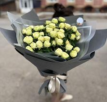 Букет Белые кустовые розы Солинеро в Котельники