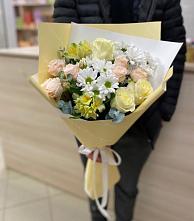 Букет цветов из:  Альстромерии, Розы и Хризантемы в Котельники