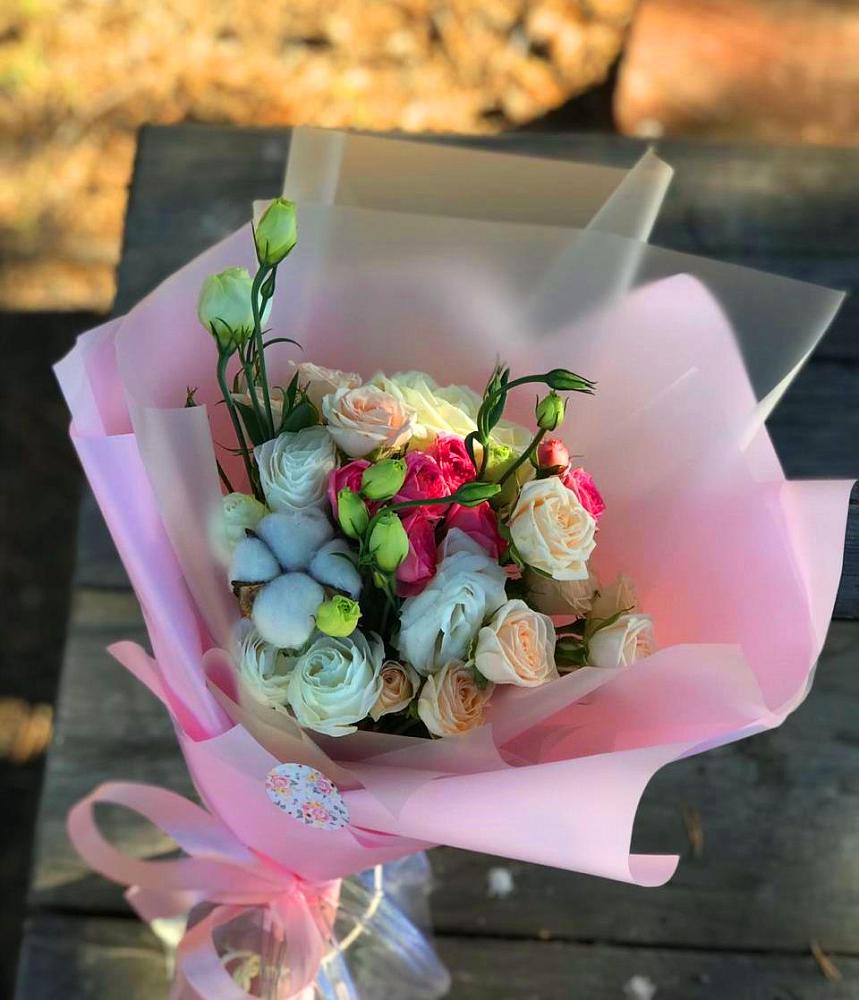 Букет цветов из: Розы и Лизиантусы в Котельники