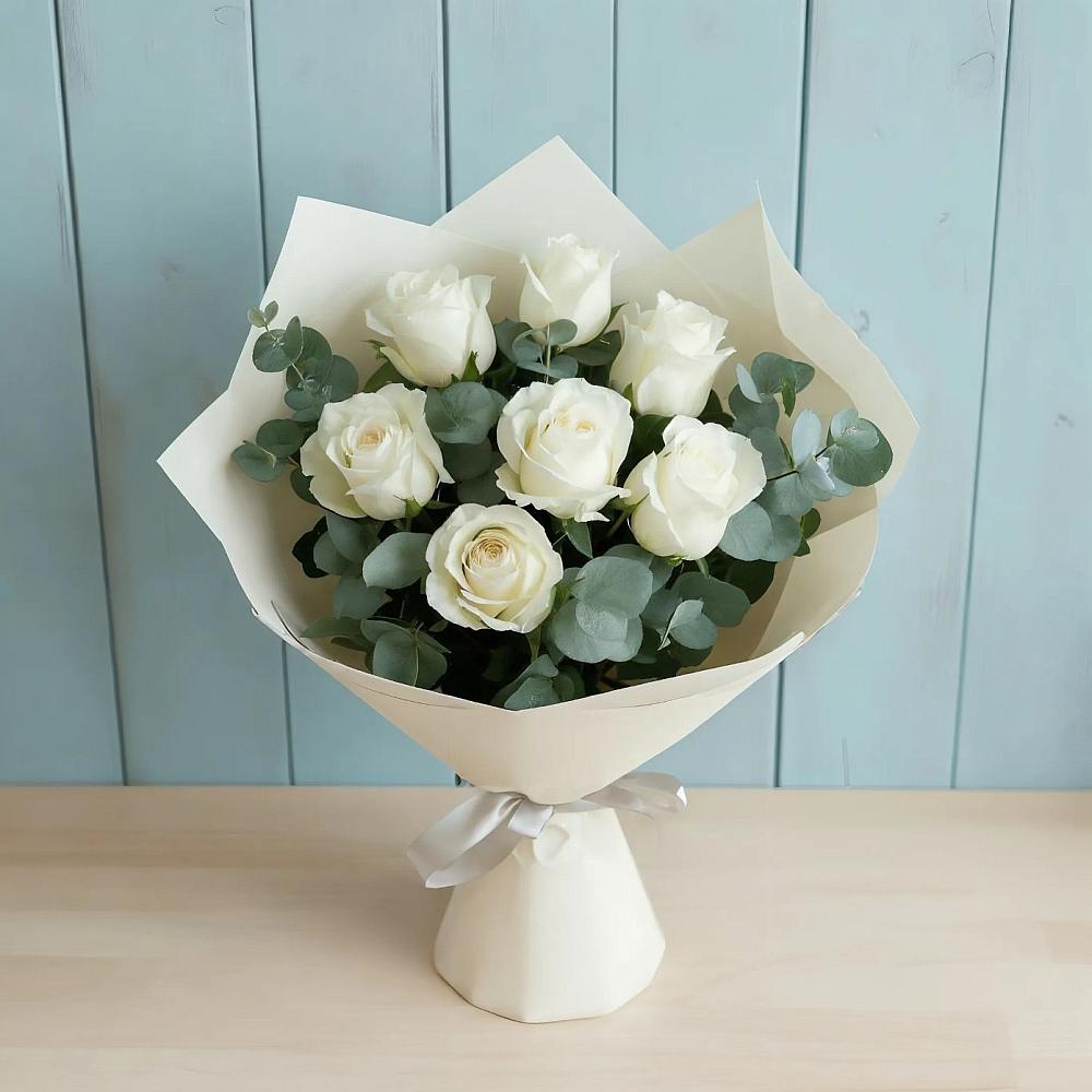 Букет Белые розы в Эвкалипте в Котельники