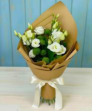 Букет цветов из:  Хризантемы и Лизиантусы в Котельники