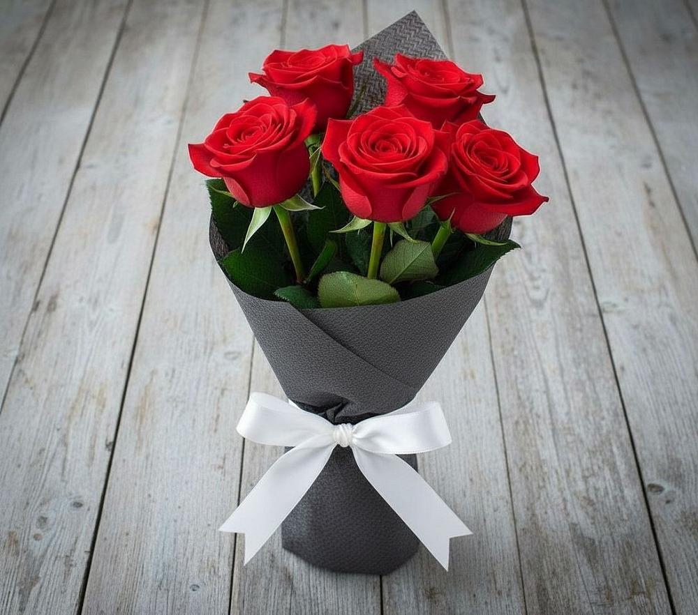 Букет 5 Красных роз Эдлесс Лав в Котельники