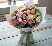 Букет цветов из:  Розы, Лизиантусы и Гвоздики в Котельники