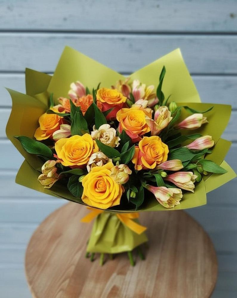 Букет цветов из: Альстромерии и Розы в Котельники