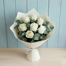 Букет Белые розы в Эвкалипте в Котельники