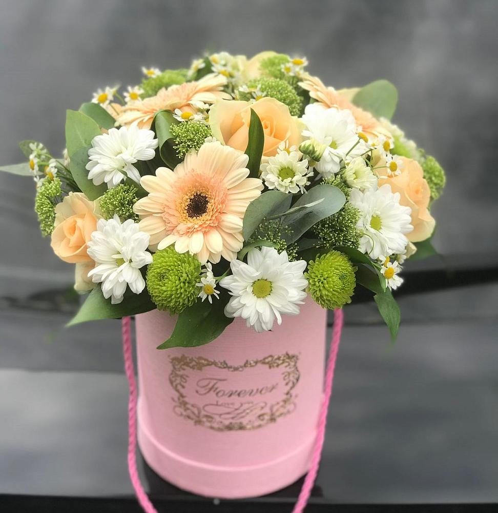 Цветочная композиция из Розы, Герберы и Хризантемы в шляпной коробке в Котельники