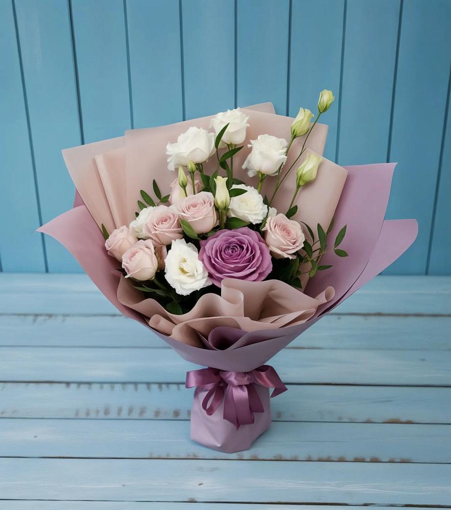 Букет цветов из: Розы и Лизиантусы в Котельники