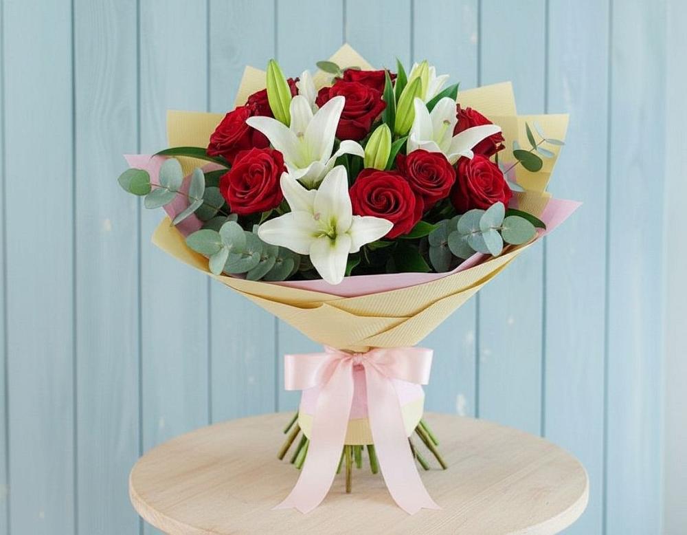 Букет цветов из: Лилии и Розы в Котельники